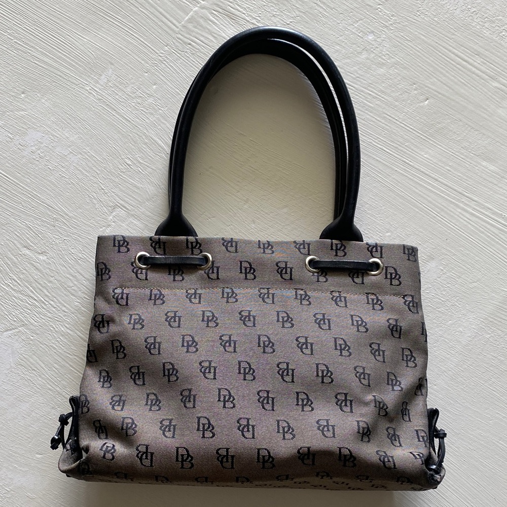 Dooney and Bourke Patterned Gray Handbag with Black Handles - Picture 5 of 11
